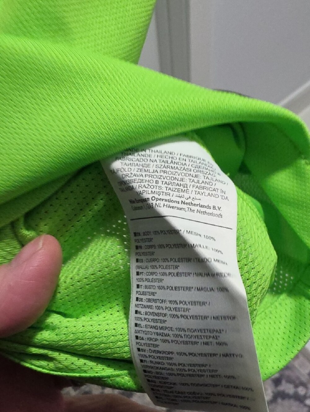 Nike Men's Green VfL Wolfsburg Home Jersey with Volkswagen Logo - Picture 8 of 11